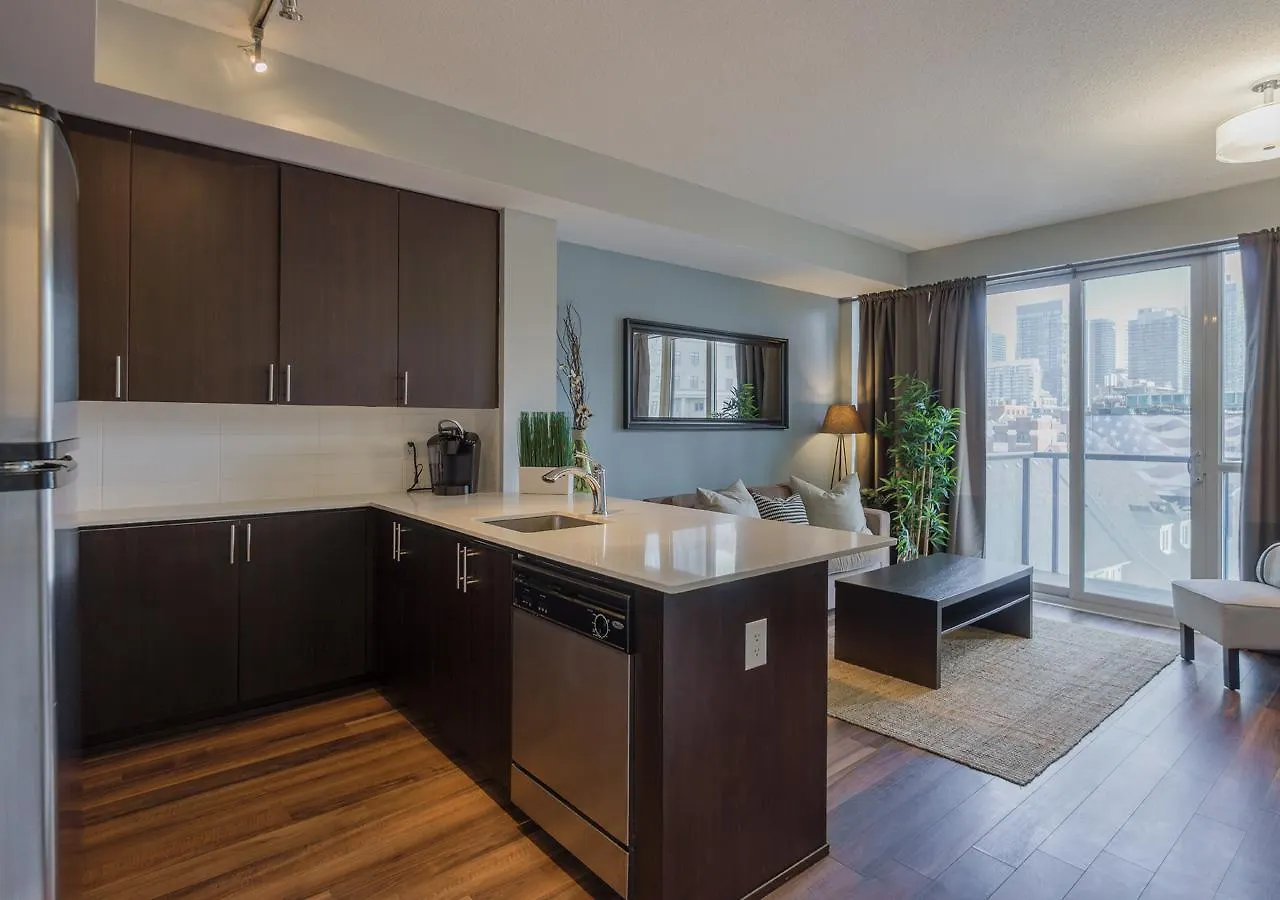 Opal Suite Toronto 0*,