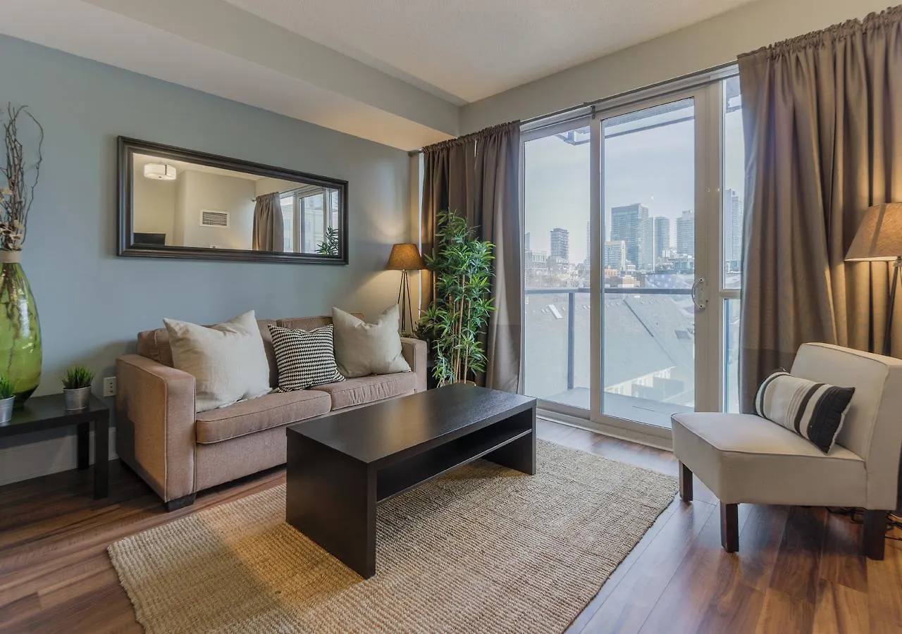 Opal Suite Toronto 0*,